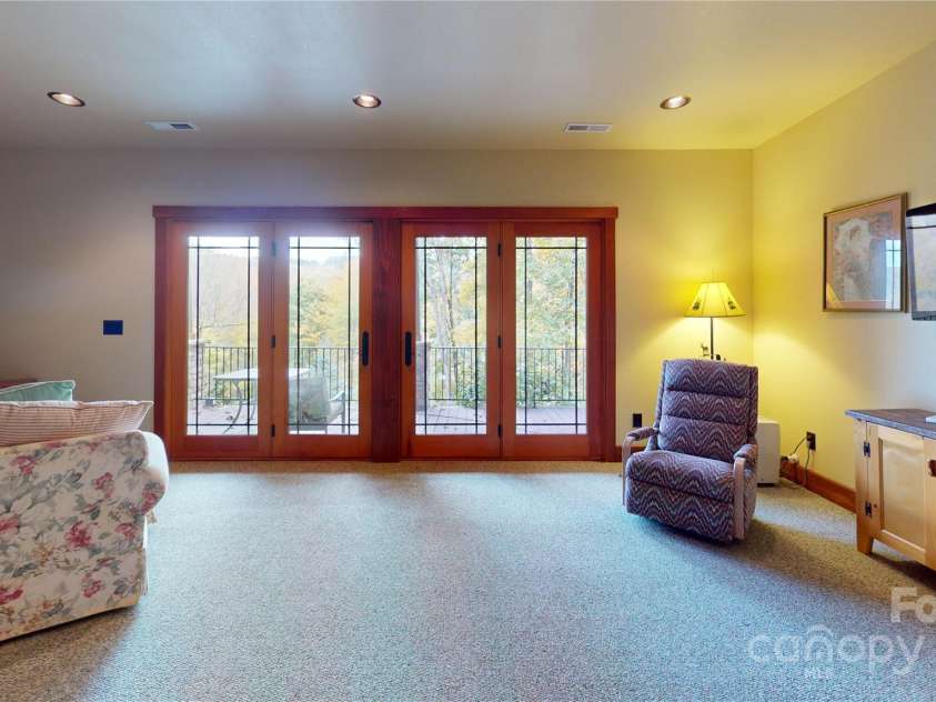811 Hemlock Drive, Newland, NC 28657.  MLS# CAR4313317, YatesRealty ID 190. 