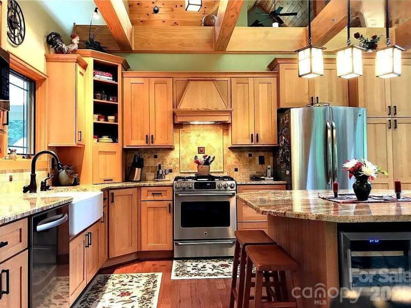 811 Hemlock Drive, Newland, NC 28657.  MLS# CAR4407306, YatesRealty ID 190. 