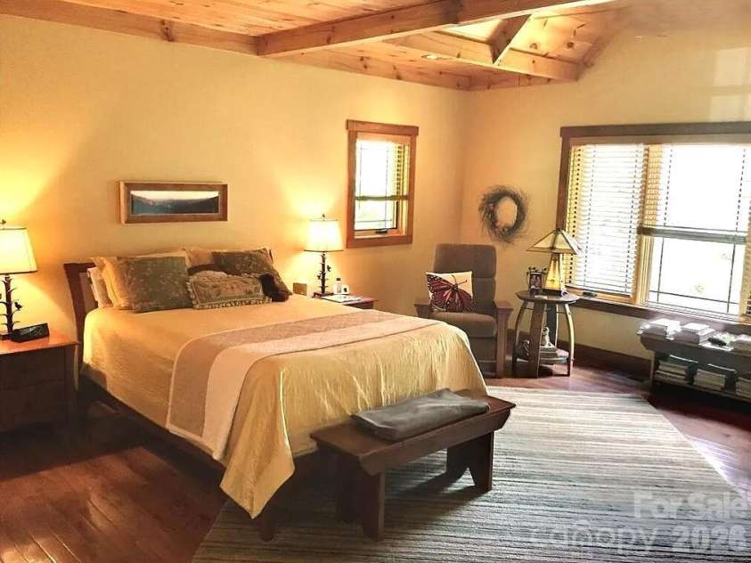 811 Hemlock Drive, Newland, NC 28657.  MLS# CAR4407306, YatesRealty ID 190. 
