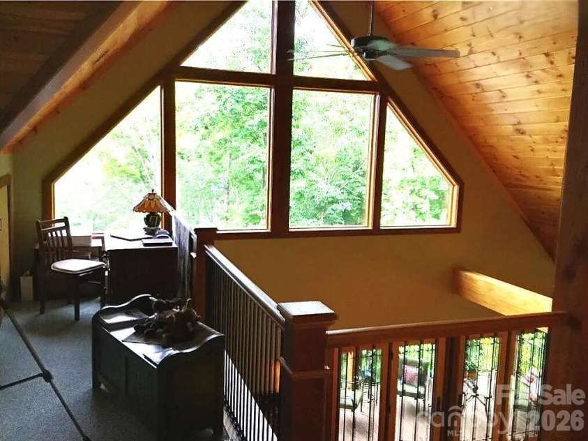 811 Hemlock Drive, Newland, NC 28657.  MLS# CAR4407306, YatesRealty ID 190. 