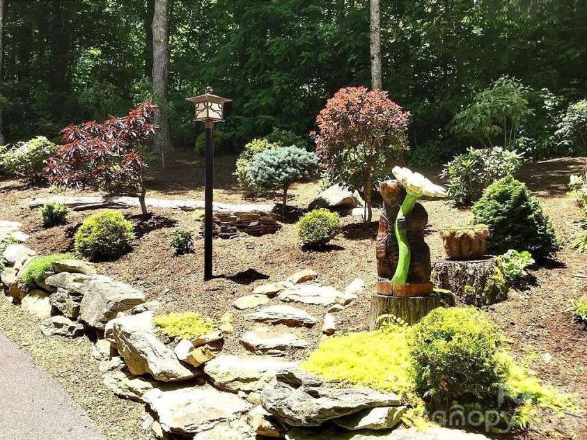 811 Hemlock Drive, Newland, NC 28657.  MLS# CAR4407306, YatesRealty ID 190. 