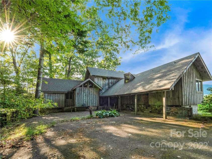 8, 50 and 200 CC Farm Road, Burnsville, NC 28714.  MLS# CAR3878074, YatesRealty ID 1900. 
