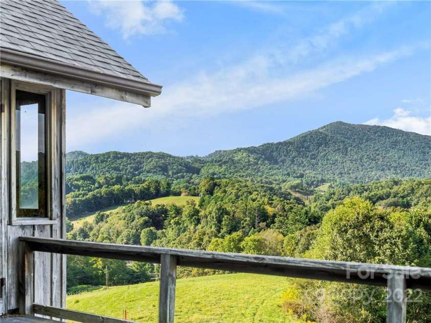 8, 50 and 200 CC Farm Road, Burnsville, NC 28714.  MLS# CAR3878074, YatesRealty ID 1900. 