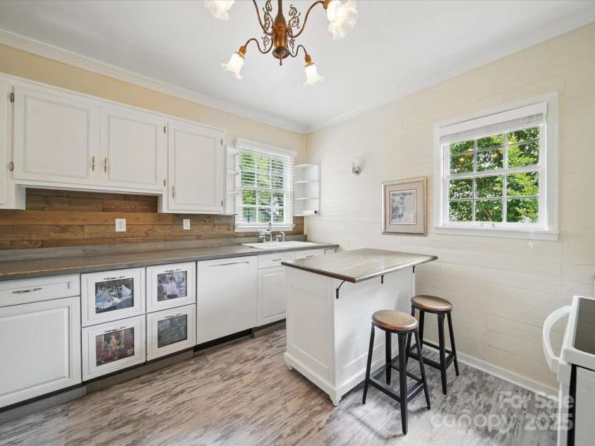 308 Monroe Street, Salisbury, NC 28144.  MLS# CAR4264965, YatesRealty ID 19000. 