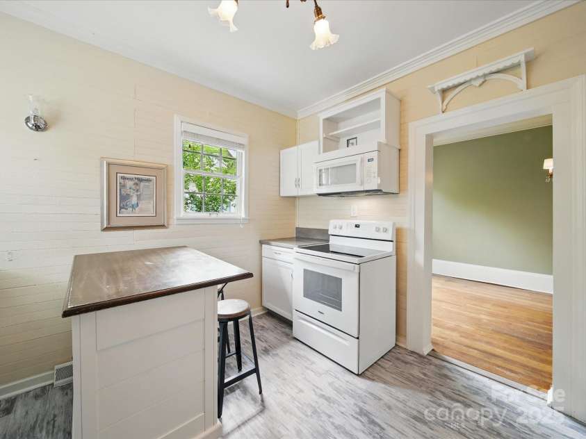 308 Monroe Street, Salisbury, NC 28144.  MLS# CAR4264965, YatesRealty ID 19000. 