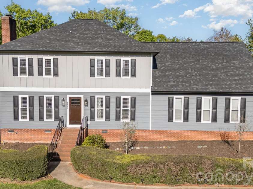 8823 Dartmoor Place, Mint Hill, NC 28227.  MLS# CAR4377805, YatesRealty ID 19000. 