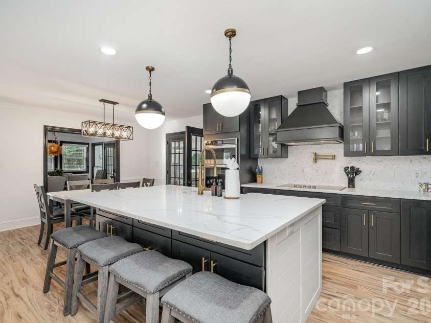 8823 Dartmoor Place, Mint Hill, NC 28227.  MLS# CAR4377805, YatesRealty ID 19000. 