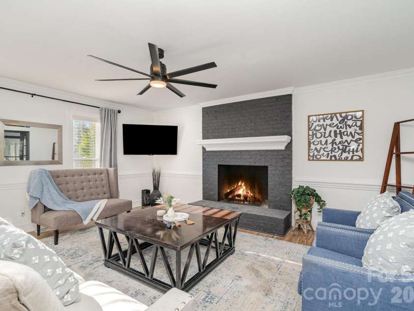 8823 Dartmoor Place, Mint Hill, NC 28227.  MLS# CAR4377805, YatesRealty ID 19000. 