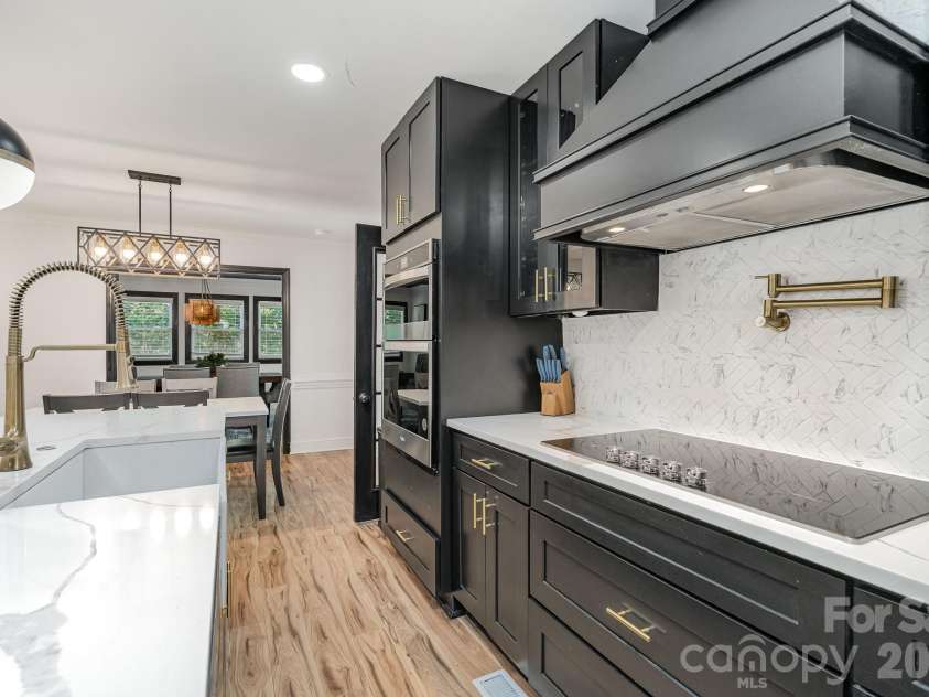 8823 Dartmoor Place, Mint Hill, NC 28227.  MLS# CAR4377805, YatesRealty ID 19000. 
