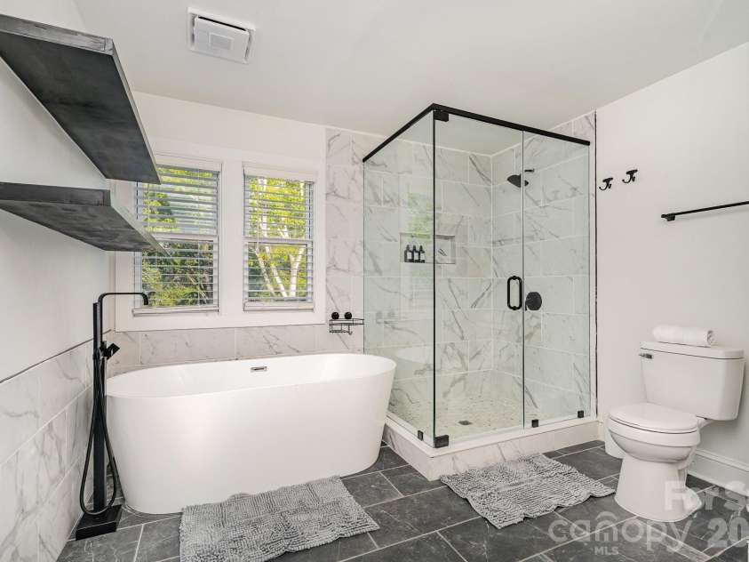 8823 Dartmoor Place, Mint Hill, NC 28227.  MLS# CAR4377805, YatesRealty ID 19000. 