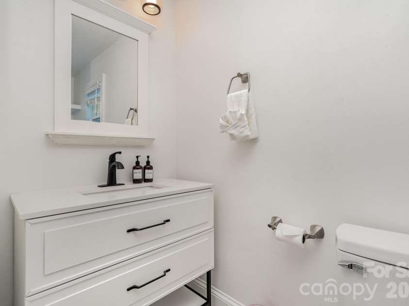 8823 Dartmoor Place, Mint Hill, NC 28227.  MLS# CAR4377805, YatesRealty ID 19000. 