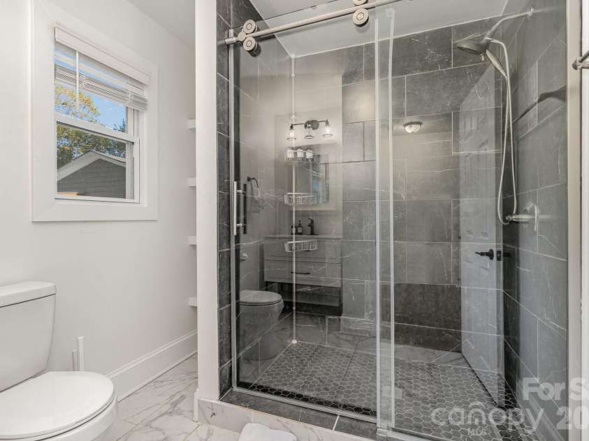 8823 Dartmoor Place, Mint Hill, NC 28227.  MLS# CAR4377805, YatesRealty ID 19000. 