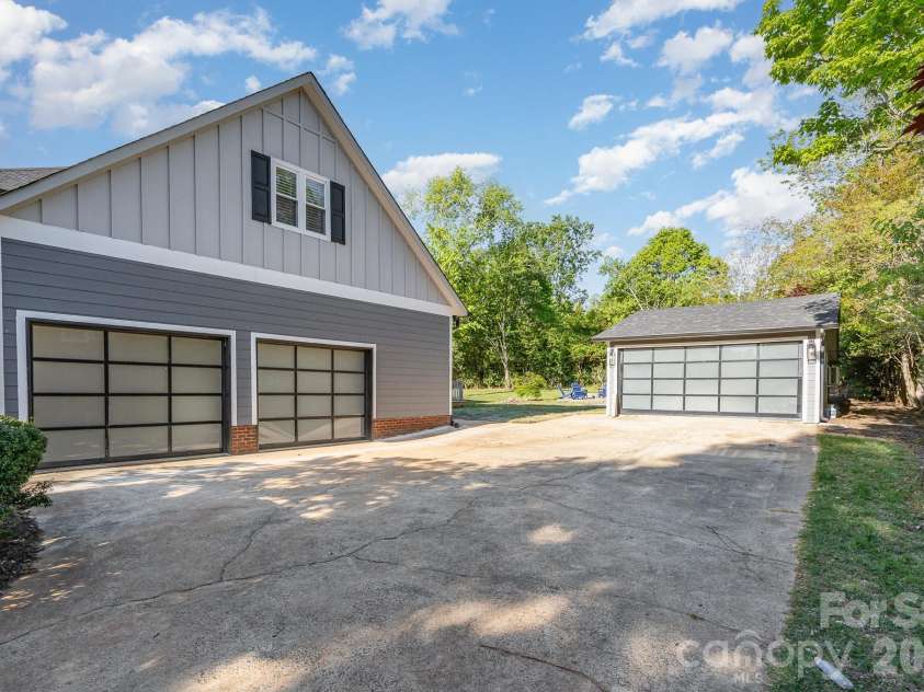 8823 Dartmoor Place, Mint Hill, NC 28227.  MLS# CAR4377805, YatesRealty ID 19000. 