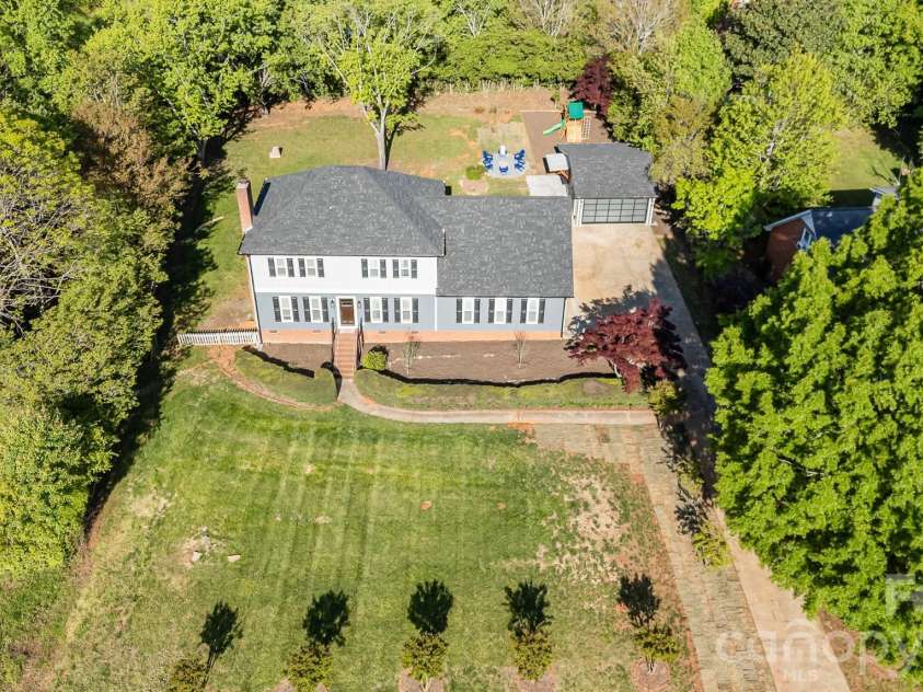 8823 Dartmoor Place, Mint Hill, NC 28227.  MLS# CAR4377805, YatesRealty ID 19000. 