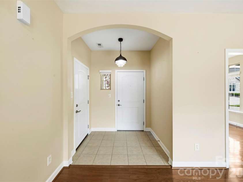4950 Polo Gate Boulevard, Charlotte, NC 28216.  MLS# CAR4377971, YatesRealty ID 19001. 