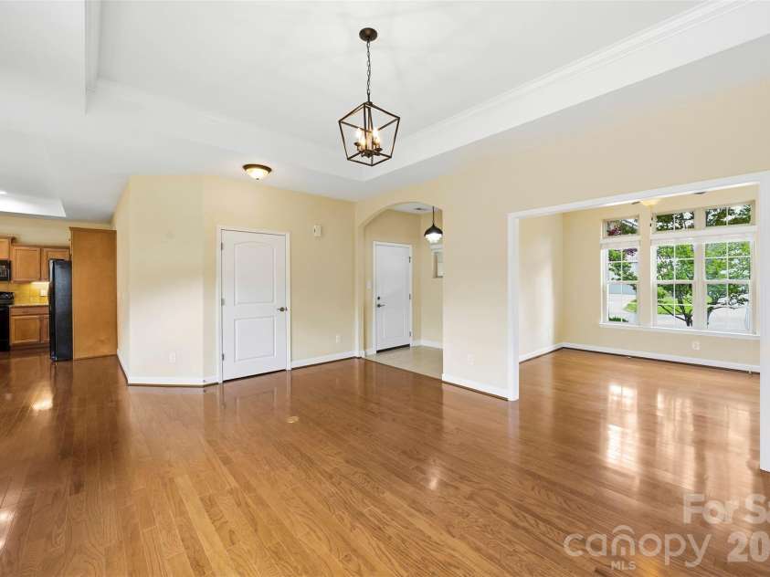4950 Polo Gate Boulevard, Charlotte, NC 28216.  MLS# CAR4377971, YatesRealty ID 19001. 