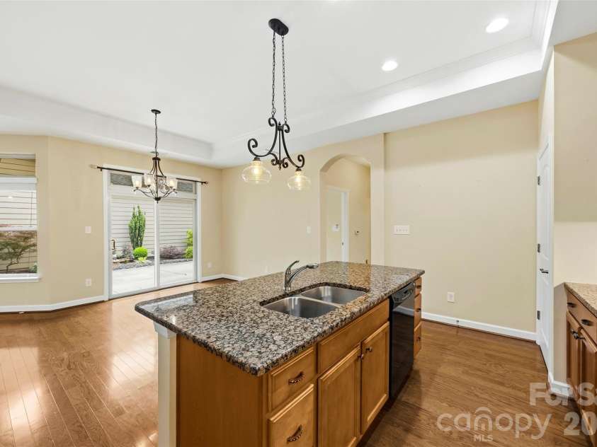 4950 Polo Gate Boulevard, Charlotte, NC 28216.  MLS# CAR4377971, YatesRealty ID 19001. 