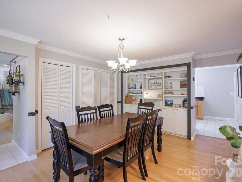 137 Whisperwood Circle, Hendersonville, NC 28791.  MLS# CAR4376933, YatesRealty ID 19002. 