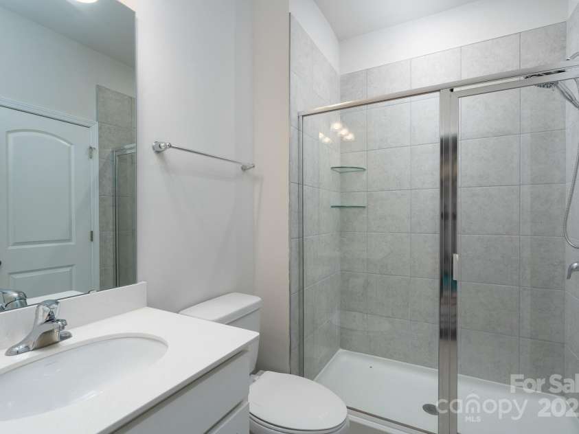 2932 Pirates Place, Charlotte, NC 28216.  MLS# CAR4246335, YatesRealty ID 19002. 