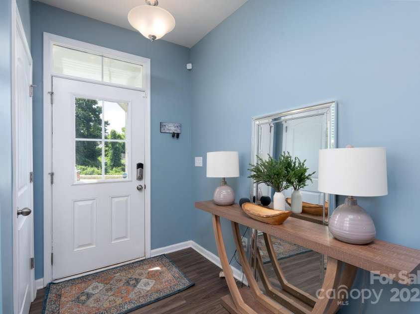 2932 Pirates Place, Charlotte, NC 28216.  MLS# CAR4246335, YatesRealty ID 19002. 