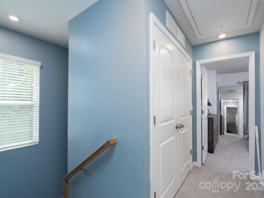 2932 Pirates Place, Charlotte, NC 28216.  MLS# CAR4246335, YatesRealty ID 19002. 