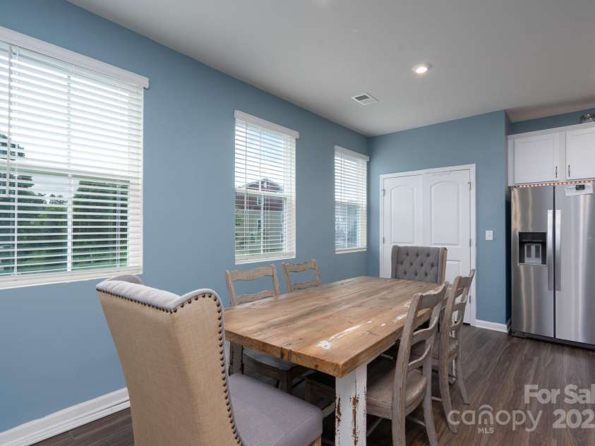 2932 Pirates Place, Charlotte, NC 28216.  MLS# CAR4246335, YatesRealty ID 19002. 
