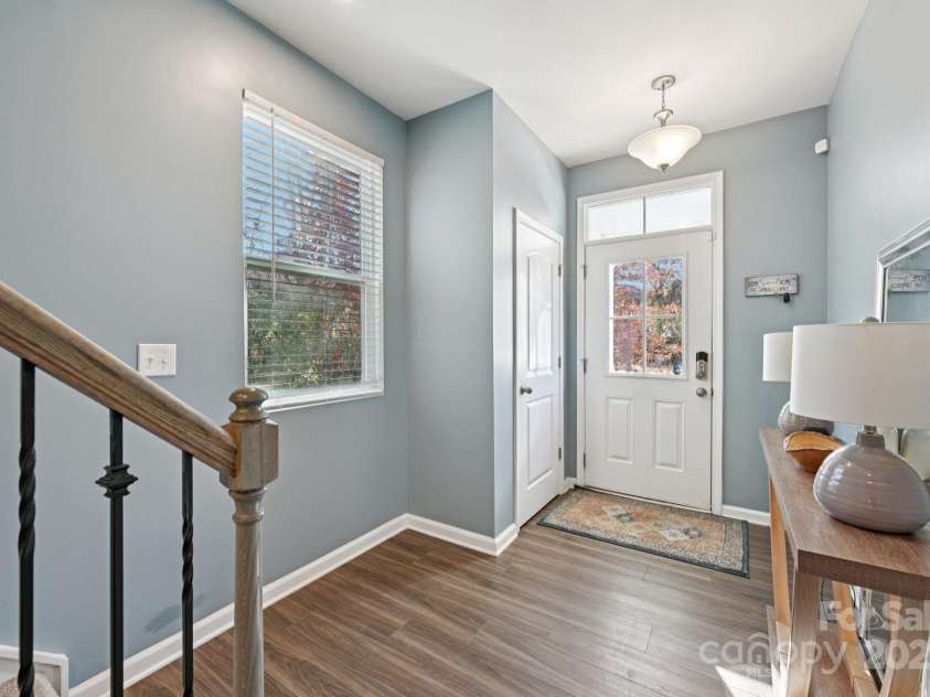 2932 Pirates Place, Charlotte, NC 28216.  MLS# CAR4322551, YatesRealty ID 19002. 