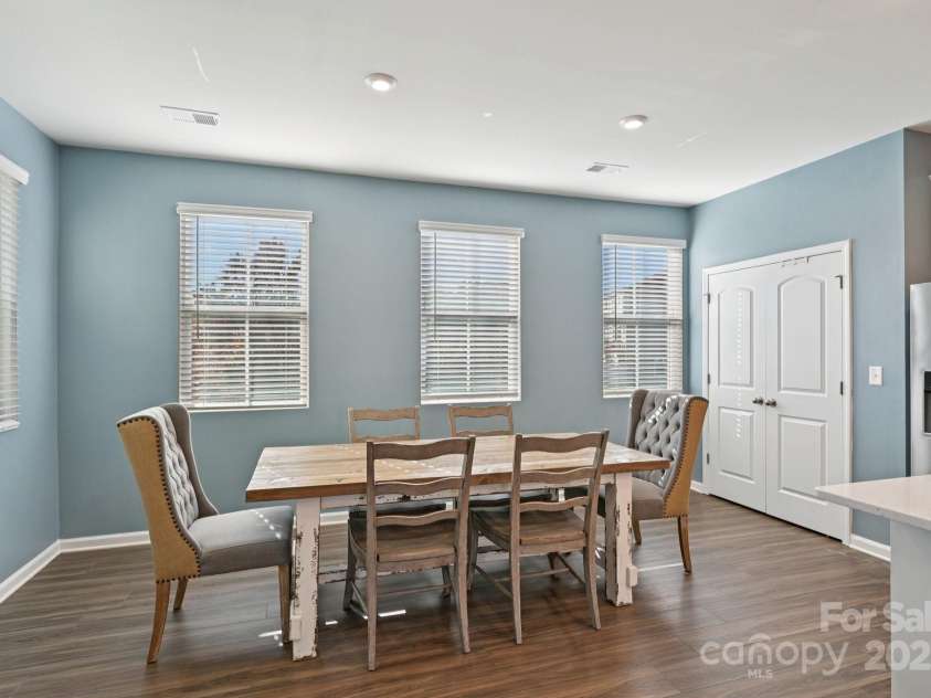 2932 Pirates Place, Charlotte, NC 28216.  MLS# CAR4322551, YatesRealty ID 19002. 