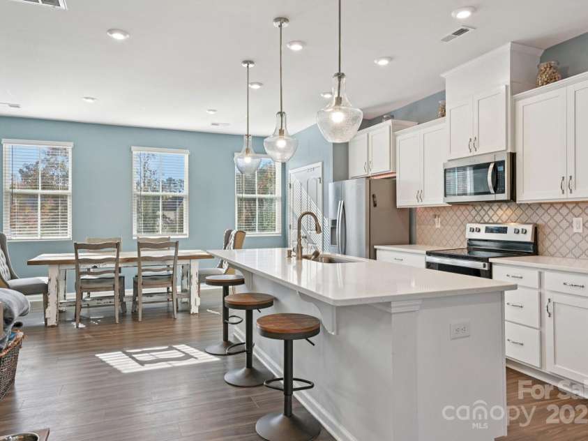 2932 Pirates Place, Charlotte, NC 28216.  MLS# CAR4322551, YatesRealty ID 19002. 