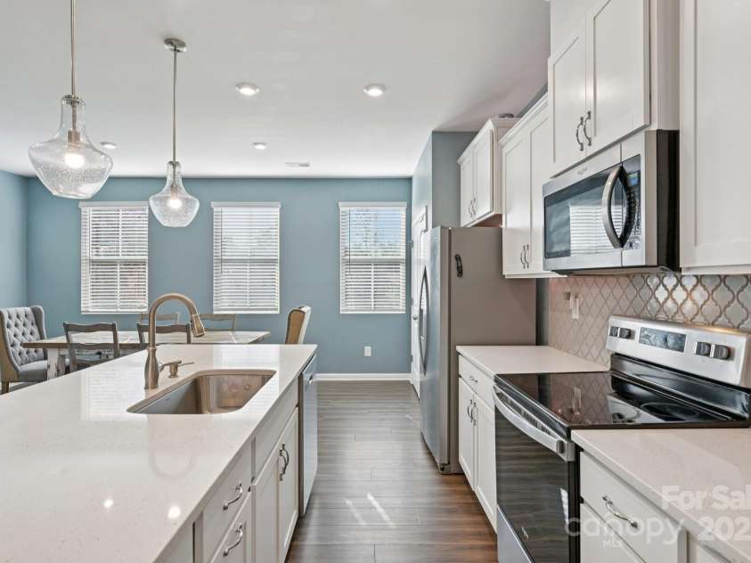 2932 Pirates Place, Charlotte, NC 28216.  MLS# CAR4322551, YatesRealty ID 19002. 