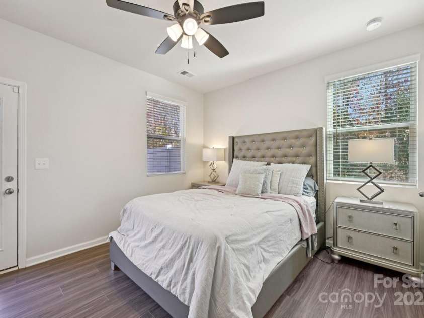 2932 Pirates Place, Charlotte, NC 28216.  MLS# CAR4322551, YatesRealty ID 19002. 