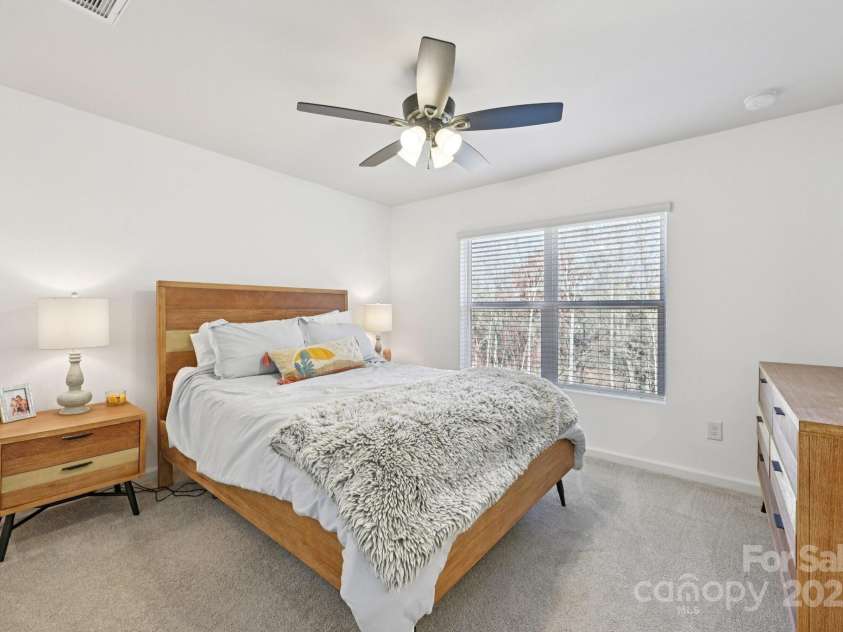 2932 Pirates Place, Charlotte, NC 28216.  MLS# CAR4322551, YatesRealty ID 19002. 