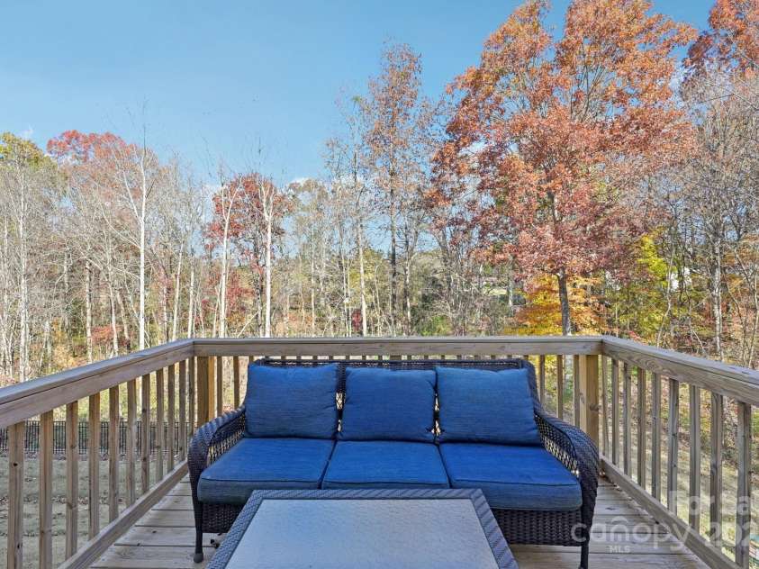 2932 Pirates Place, Charlotte, NC 28216.  MLS# CAR4322551, YatesRealty ID 19002. 