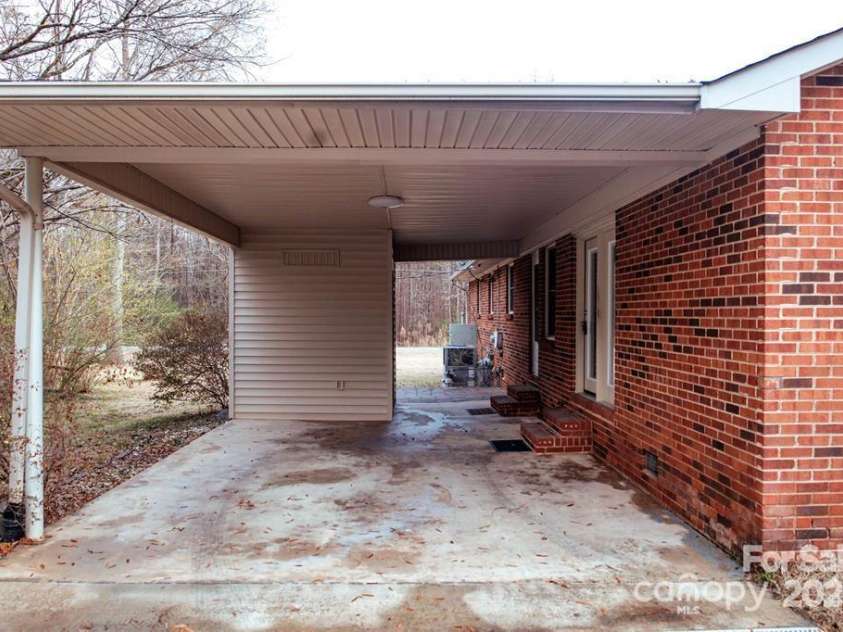 1708 Dogwood Lane, Lancaster, SC 29720.  MLS# CAR4257949, YatesRealty ID 19003. 