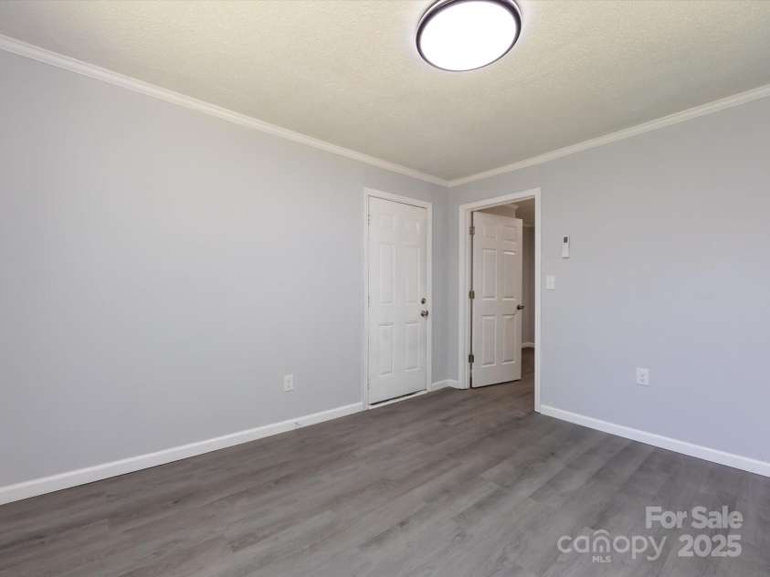 2730 Crescent Lane, Gastonia, NC 28052.  MLS# CAR4247959, YatesRealty ID 19004. 2nd Unit(B)- Living room