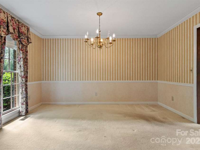 1940 12th Street, Hickory, NC 28601.  MLS# CAR4256350, YatesRealty ID 19005. 