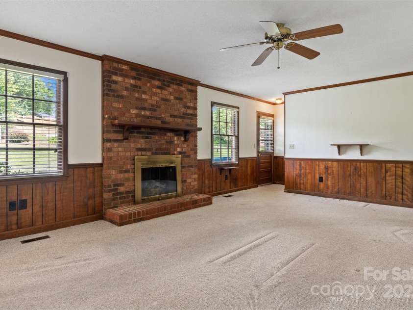 1940 12th Street, Hickory, NC 28601.  MLS# CAR4256350, YatesRealty ID 19005. 