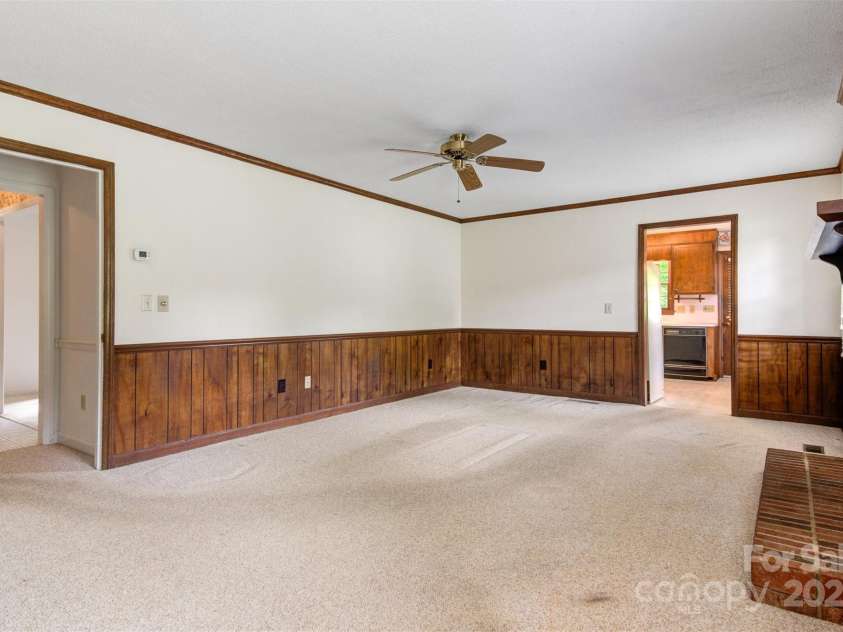 1940 12th Street, Hickory, NC 28601.  MLS# CAR4256350, YatesRealty ID 19005. 