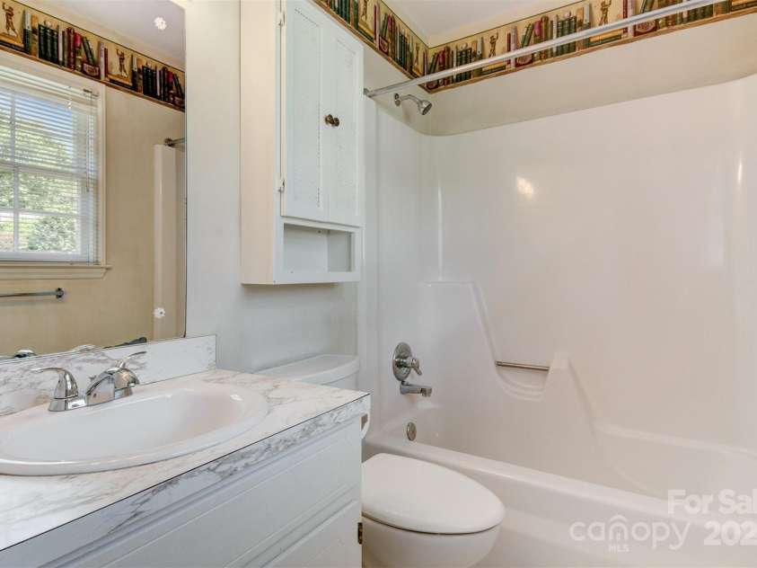 1940 12th Street, Hickory, NC 28601.  MLS# CAR4256350, YatesRealty ID 19005. 