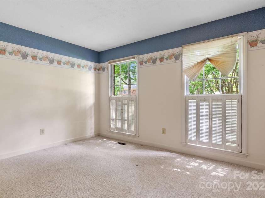 1940 12th Street, Hickory, NC 28601.  MLS# CAR4256350, YatesRealty ID 19005. 