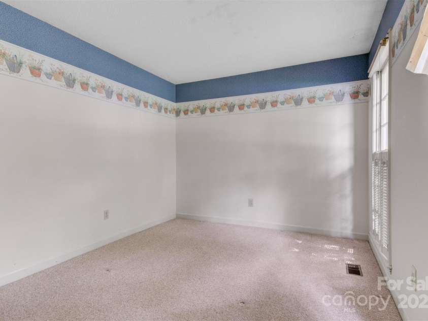 1940 12th Street, Hickory, NC 28601.  MLS# CAR4256350, YatesRealty ID 19005. 