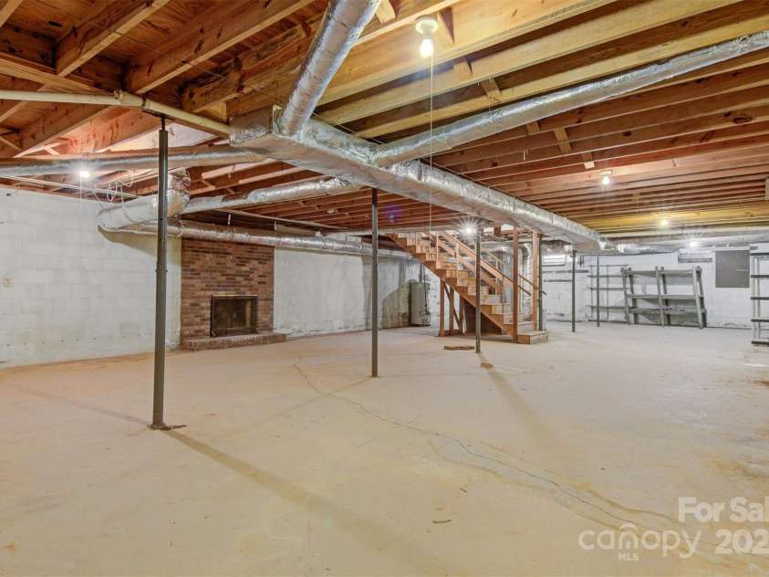 1940 12th Street, Hickory, NC 28601.  MLS# CAR4256350, YatesRealty ID 19005. 