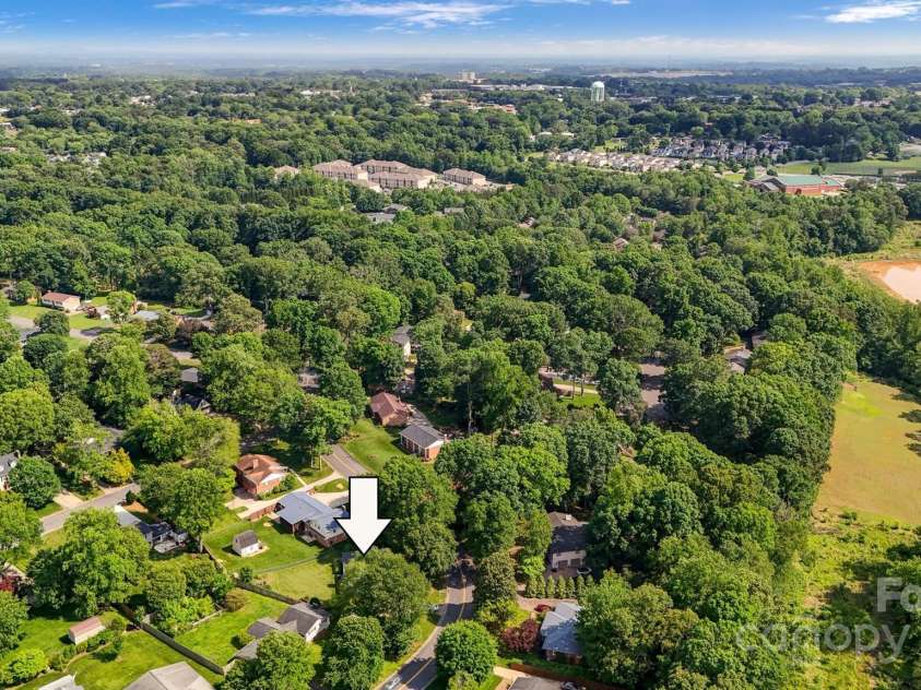 1940 12th Street, Hickory, NC 28601.  MLS# CAR4256350, YatesRealty ID 19005. 