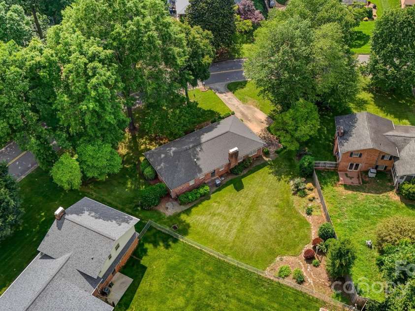 1940 12th Street, Hickory, NC 28601.  MLS# CAR4256350, YatesRealty ID 19005. 