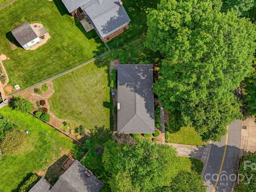 1940 12th Street, Hickory, NC 28601.  MLS# CAR4256350, YatesRealty ID 19005. 