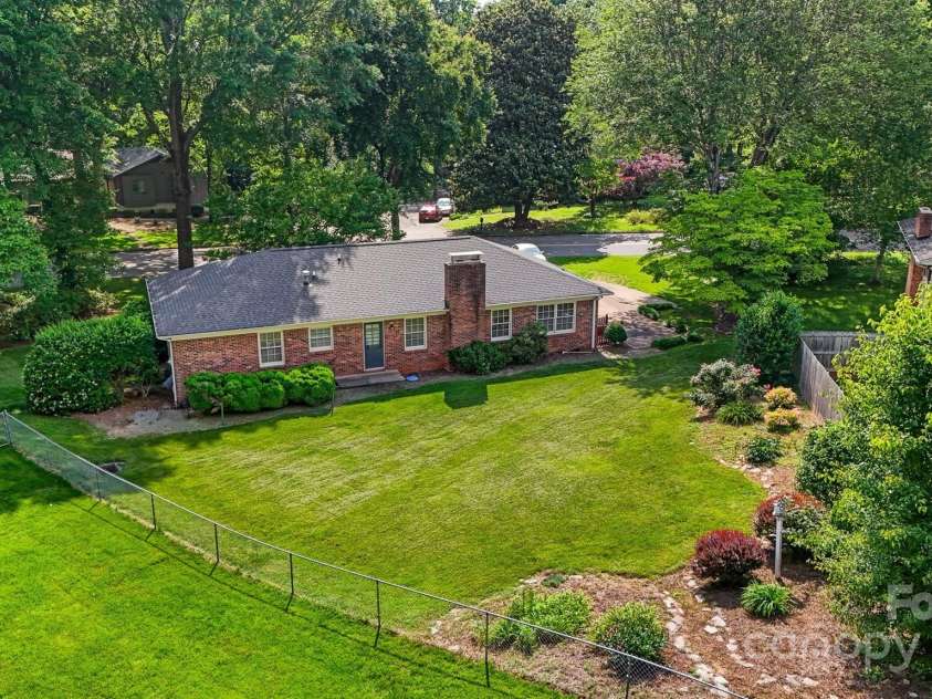 1940 12th Street, Hickory, NC 28601.  MLS# CAR4256350, YatesRealty ID 19005. 