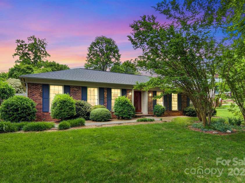 1940 12th Street, Hickory, NC 28601.  MLS# CAR4256350, YatesRealty ID 19005. 