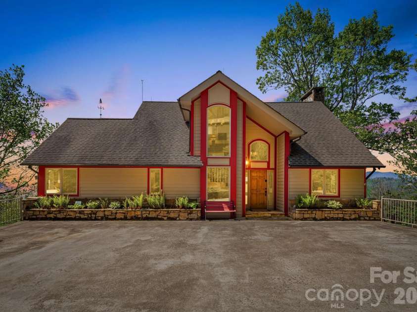 206 Twin Springs Road, Blowing Rock, NC 28605.  MLS# CAR4375929, YatesRealty ID 19005. 