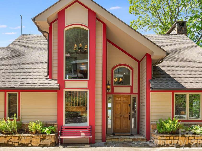 206 Twin Springs Road, Blowing Rock, NC 28605.  MLS# CAR4375929, YatesRealty ID 19005. 