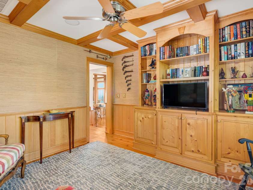 206 Twin Springs Road, Blowing Rock, NC 28605.  MLS# CAR4375929, YatesRealty ID 19005. 